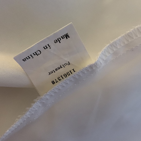 FHQ BLOUSE WHITE WITH ANIMAL TRIM SZ L ::NWOTS 100% POLY (pp 21” L 27”) - Picture 6 of 6